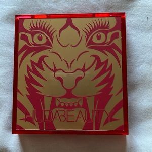 Huda Beauty Tiger Wild Obsessions Palette